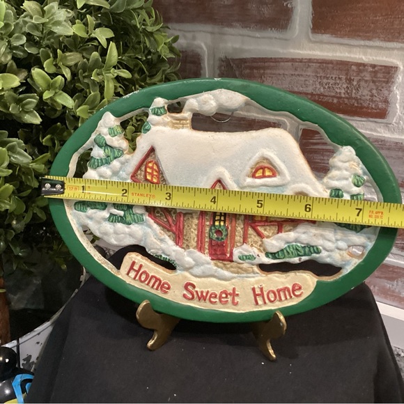 🟢 Vintage - 1999 - Avon Collectible “Home Sweet Home” Winter Cast Iron Trivet - Picture 6 of 9